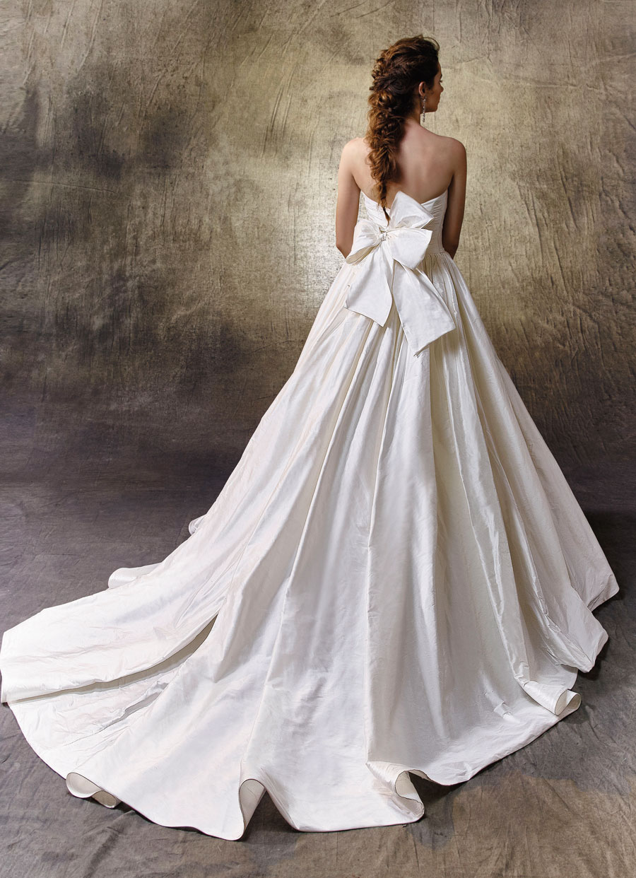 How To Shop For Your Dream Wedding Dress