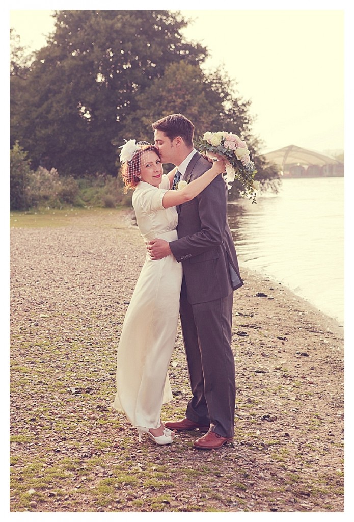 A nostalgic and beautiful 40's inspired wedding... 