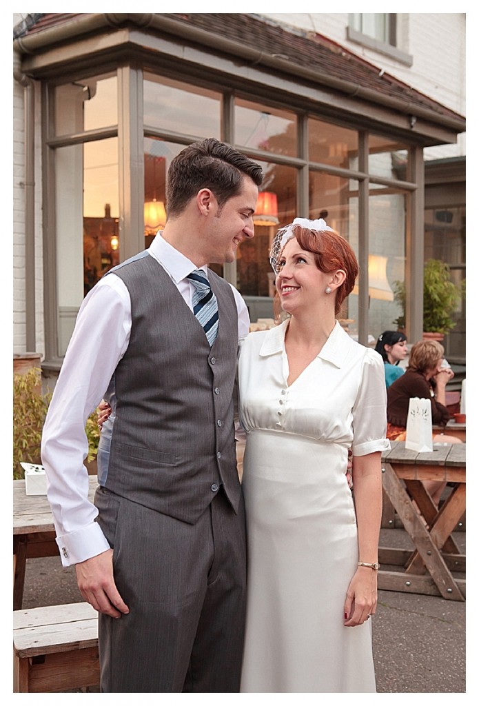 A nostalgic and beautiful 40's inspired wedding... 