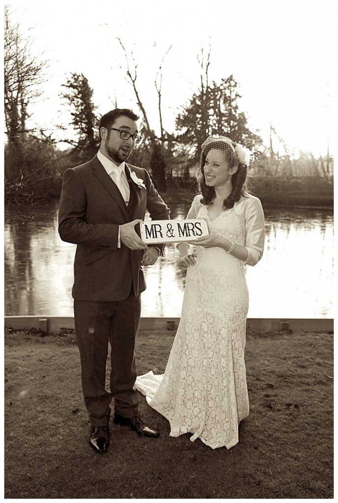 A winters tale! A vintage jewish wedding with touches of silver, navy and white