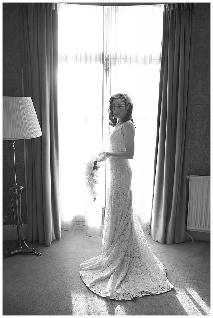 A gorgeous jewish bride in vintage wedding dress