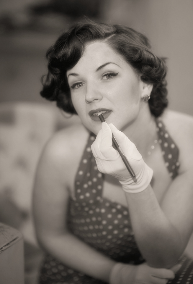 Perfect the perfect vintage pin-up look with these top 10 tips