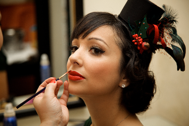 Perfect the perfect vintage pin-up look with these top 10 tips