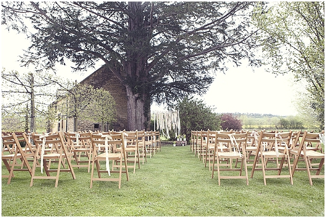 Country cottage style garden: real wedding | cotswold 