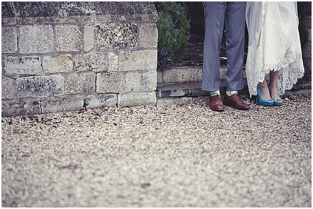 A country cottage style garden wedding in the cotswold