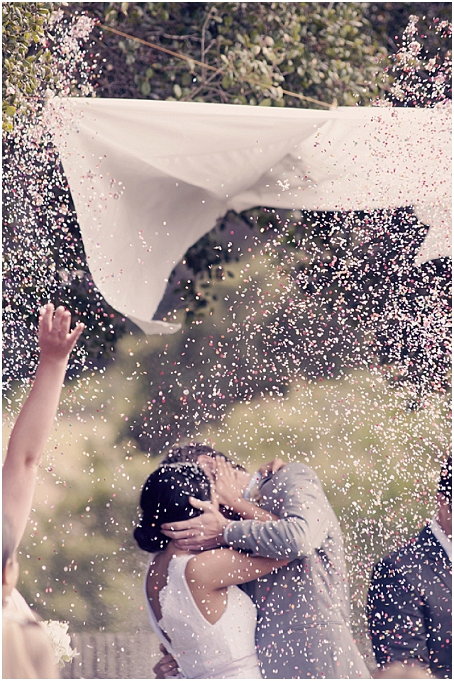 Confetti, first kiss, wedding idea