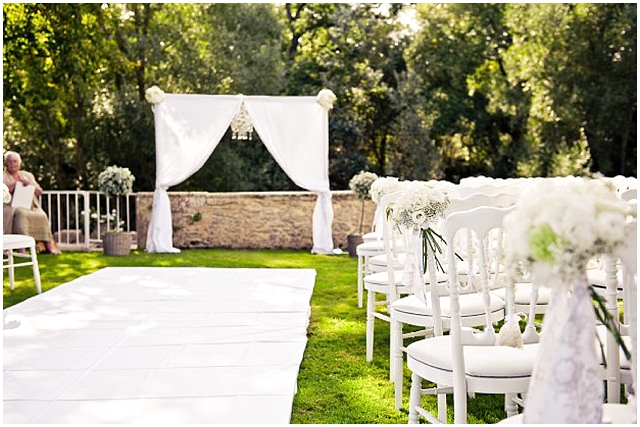 Romantic Outdoor: French Chateau | Real Wedding