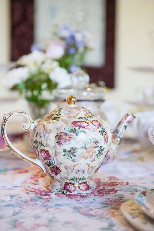 1940s wedding reception, table and crockery