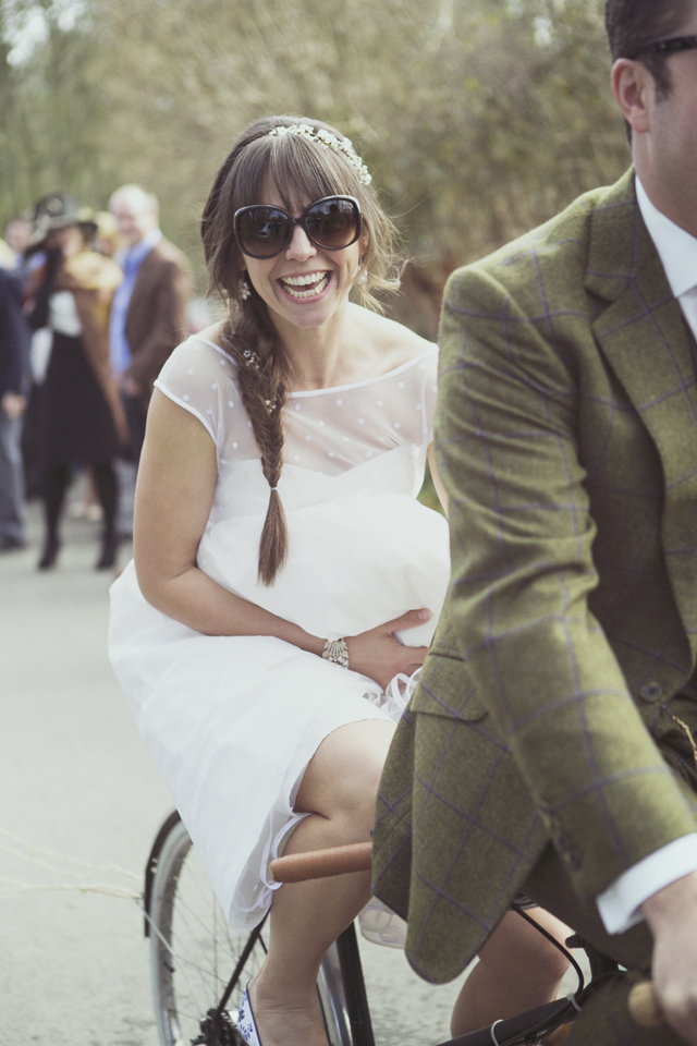 Bride and groom on 70s vintage tandem - love bike