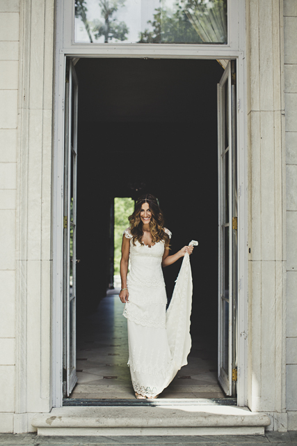 A Romantic, Vintage Charm Real Wedding With Gorgeous Claire Pettibone Bride