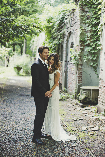 Vintage Charm Real Wedding With Gorgeous Claire Pettibone Bride