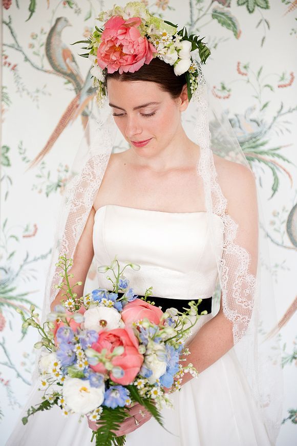 Wear a Mantilla and flower crown on Your Wedding Day