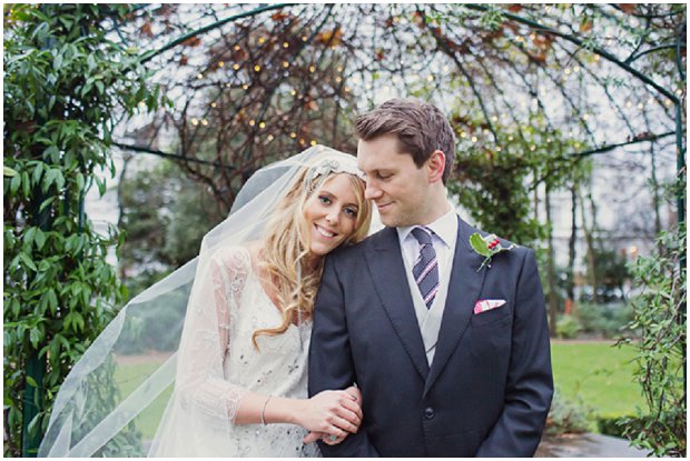 Gorgeous Winter Wedding With Christmas Touches_0102