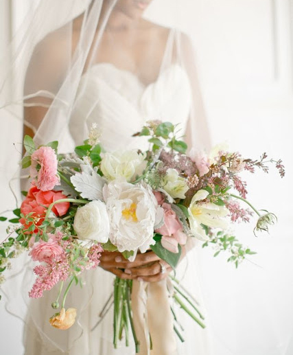 unstructured wedding bouquet