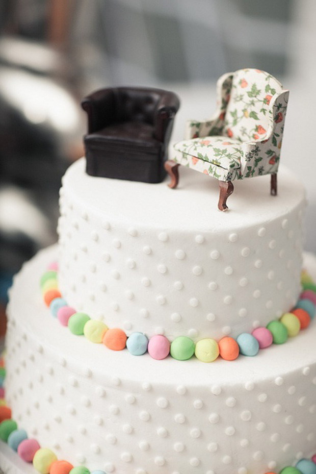 His and her armchair cake topper