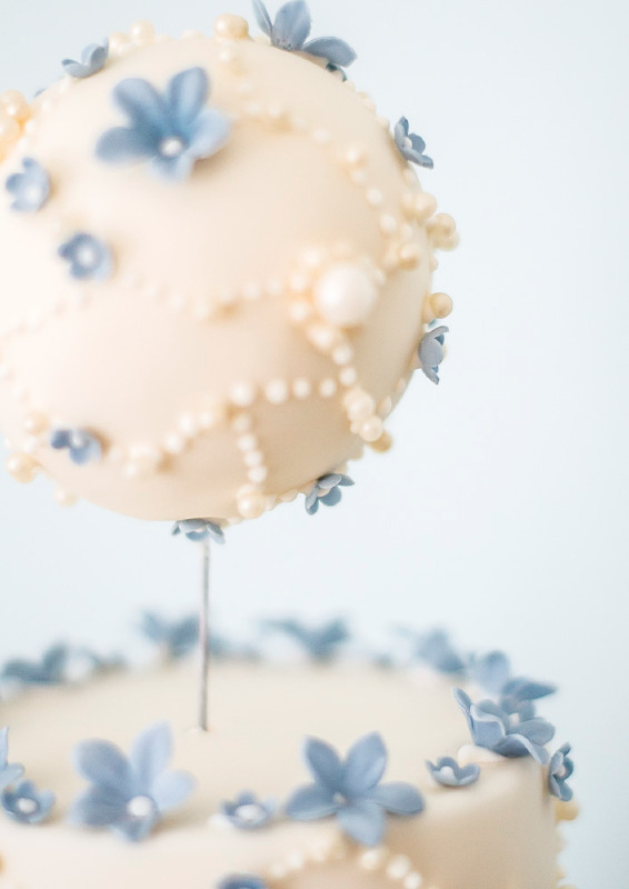 Floral Couture: Wedding Cake Trend | Rosalind Miller Luxury Wedding Cakes
