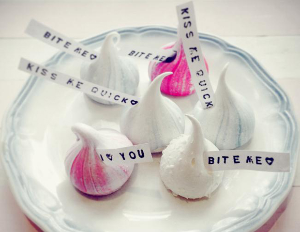 meringue kisses wedding favours