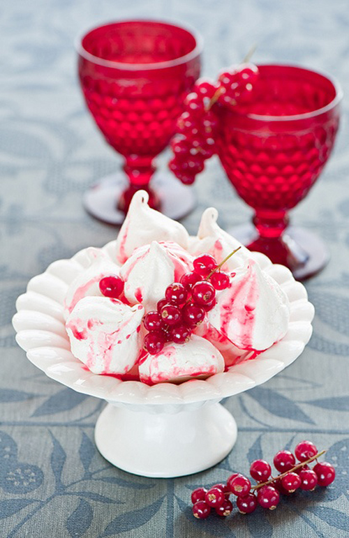 Meringue Kisses: Move Over Macarons [And Cupcakes]
