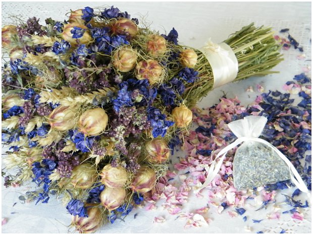 Dried Flowers For Your Wedding Day: Wedding Ideas