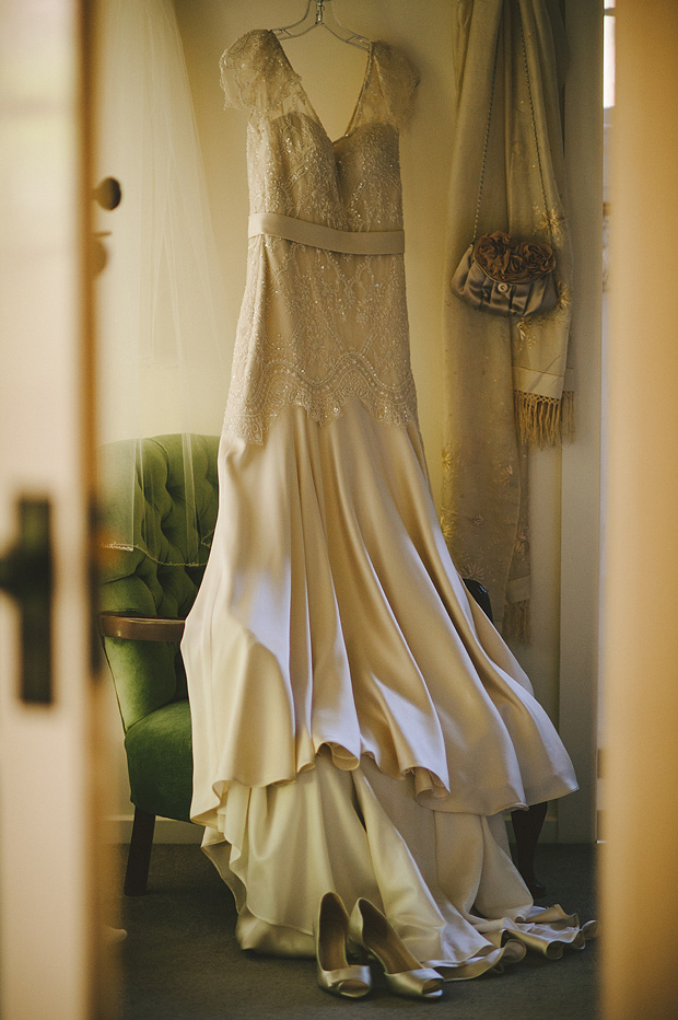 Antique style wedding dress with lace 