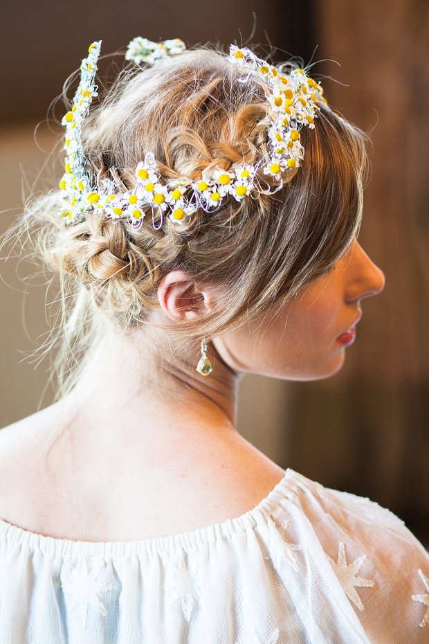 Beautiful & Unique Hair Accessory Ideas For Your Wedding Day_0076