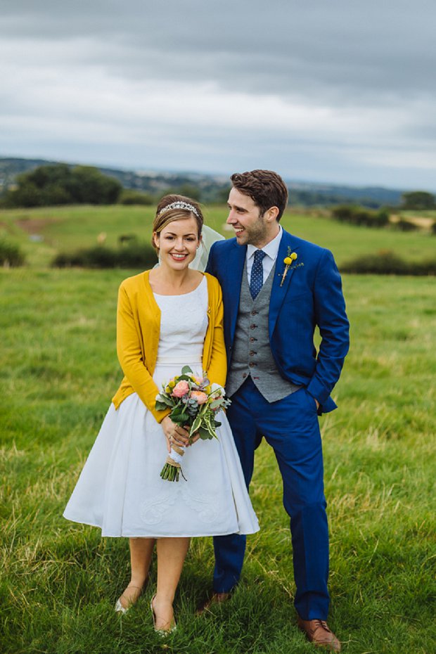 Blue & Mustard Rustic Barn Wedding With 50s Wedding Dress_0058