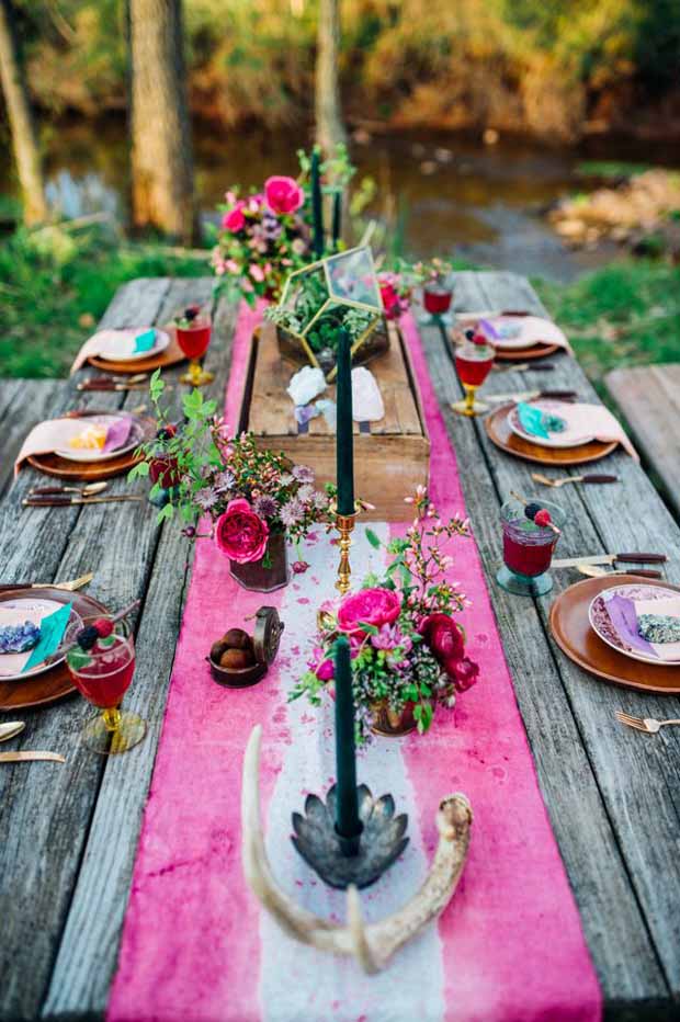 26 Ridiculously Pretty & Seriously Creative Wedding Table Runners You Want