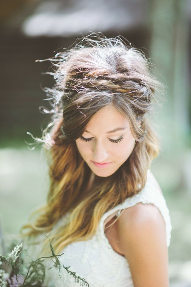 Messy Hair Don't Care! 16 Messy Bridal Hairstyles That Just Don't Give a Damn