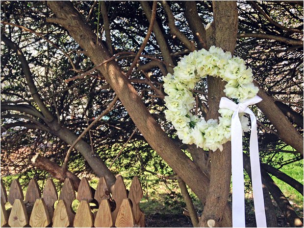 DIY Flower Girl Crown: Wedding DIY & Tutorial