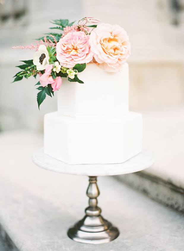 elegant wedding cake