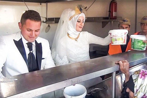 Join the wedding directory and your payment will be donated to the refugee crisis!