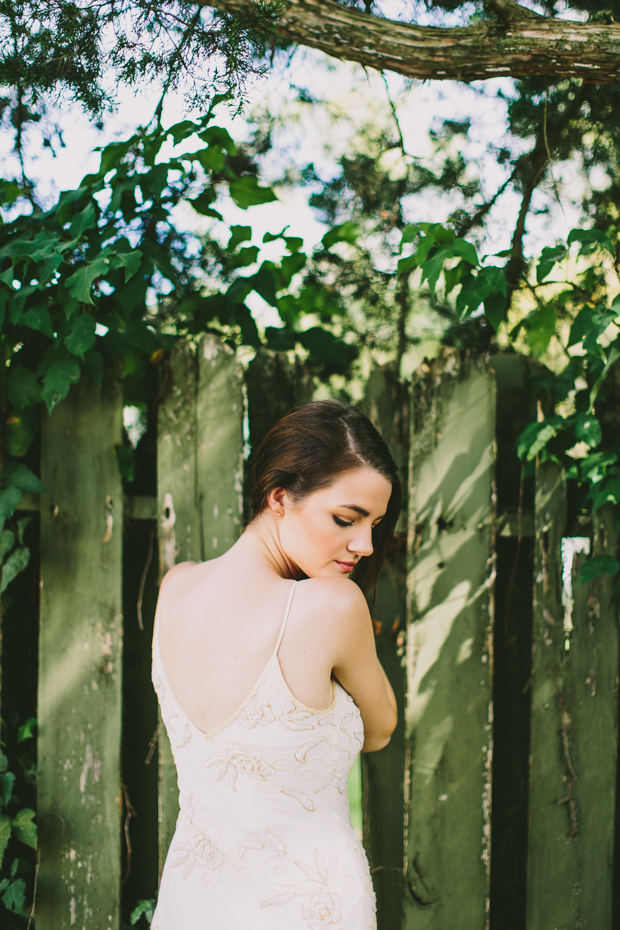 Summer's Last Goodbye: An Autumnal Styled Bridal Shoot With Subtle Vintage Vibe