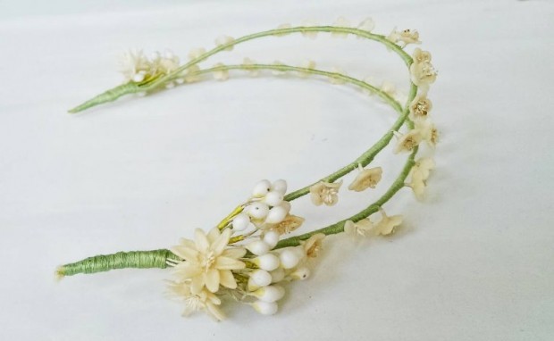 Wax Flower Crowns, Combs & Tiaras by Waxflower Vintage: Beautiful Etsy Finds!