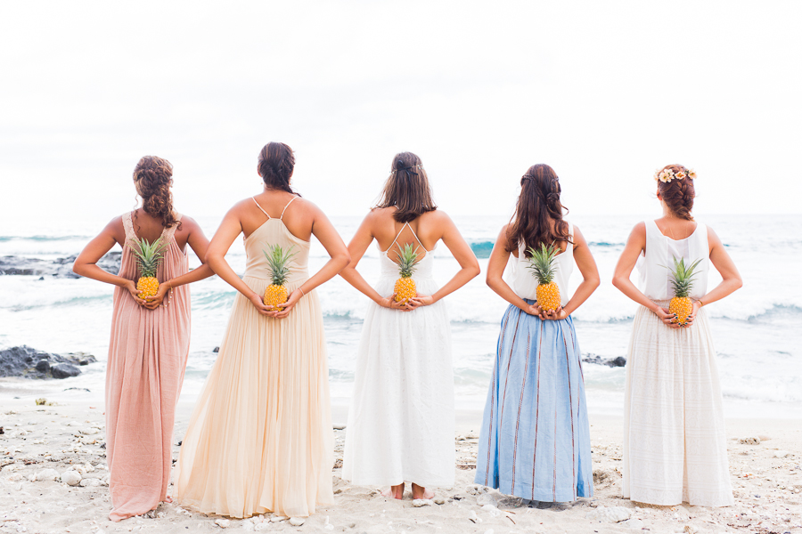 Pineapples, Coconuts & Aztec Patterns: A Fun Bridal Party Shoot on Reunion Island!