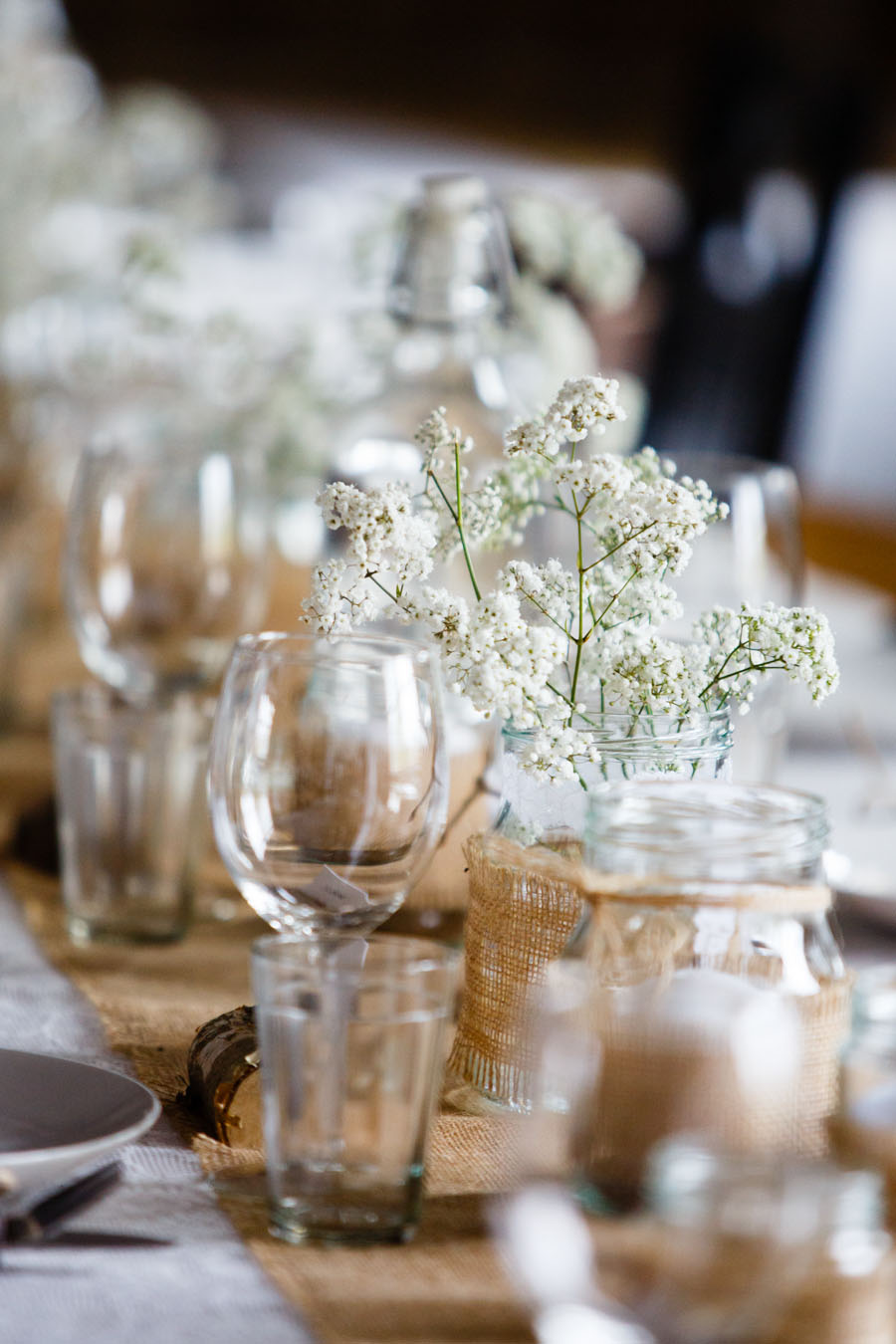 Baby's Breath, Burlap & Beautiful Lighting! A Relaxed Boho Wedding ...