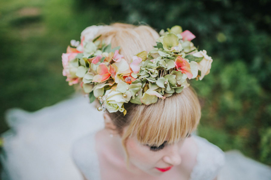 Vibrant & Pretty Bridal Editorial in Lavender Fields