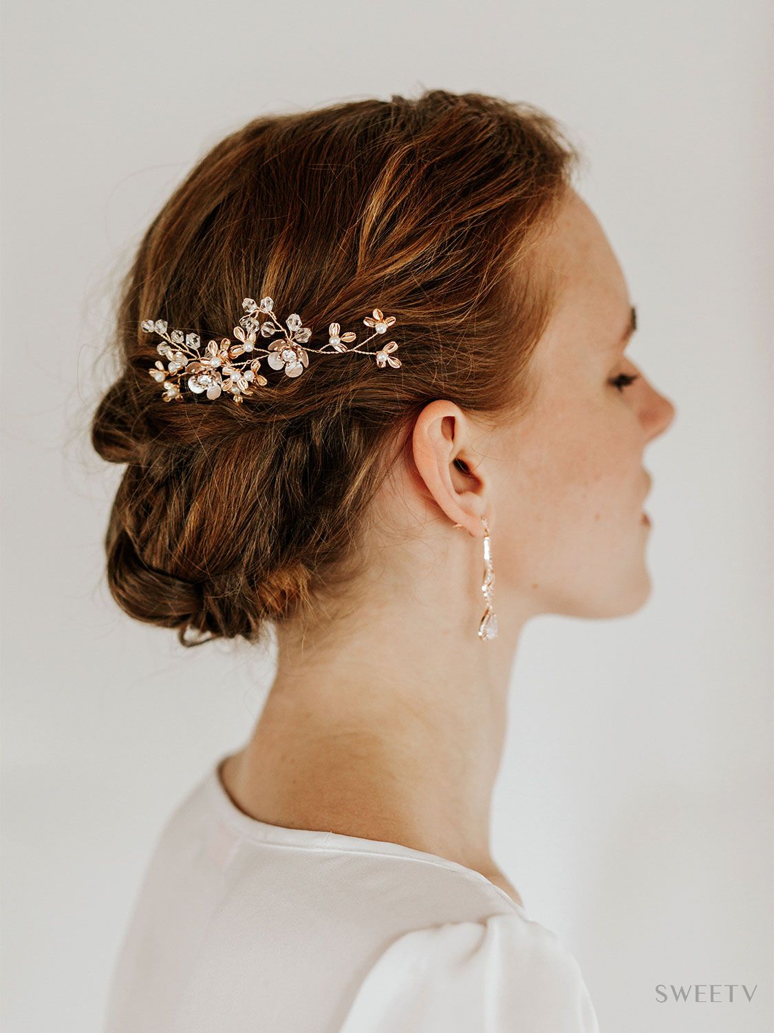 Top Bridal Hair Accessory Trends For 2024 And Beyond