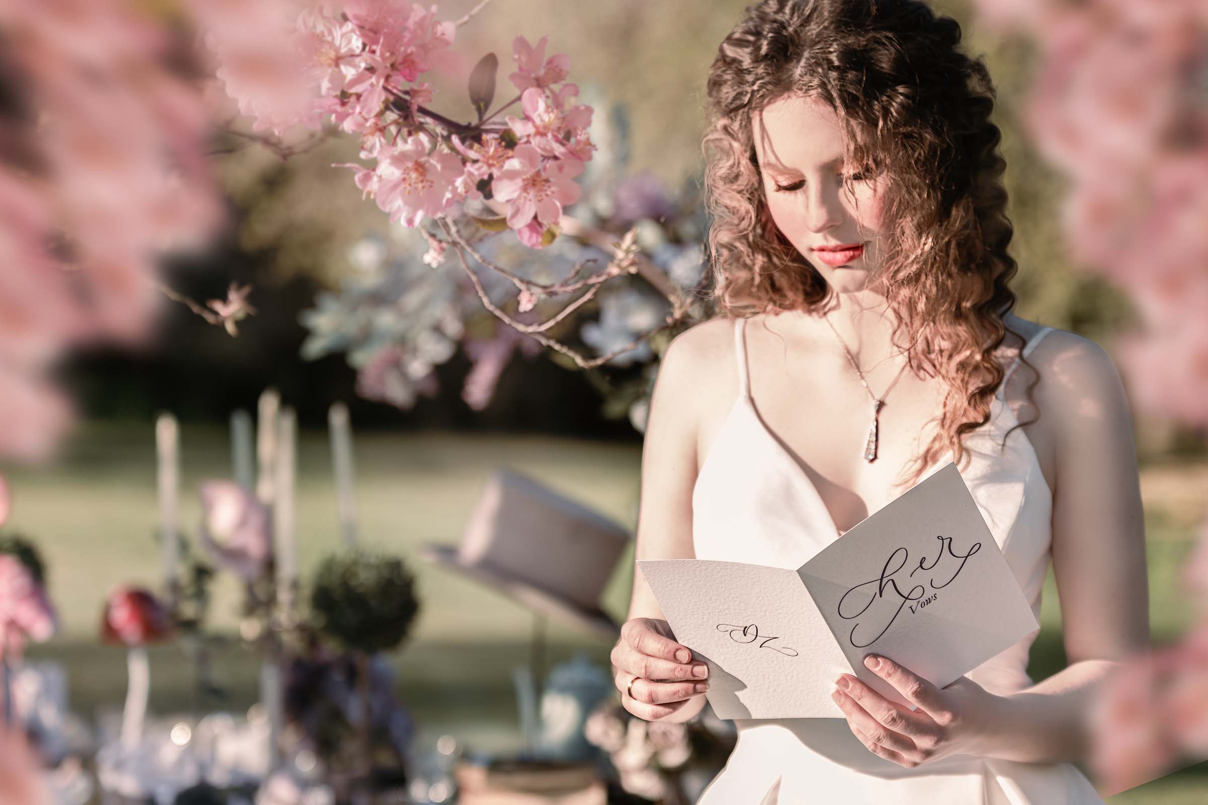 Wedding Readings: 15 Romantic Wedding Reading Ideas (So Moving They’ll Make Everyone Cry!)